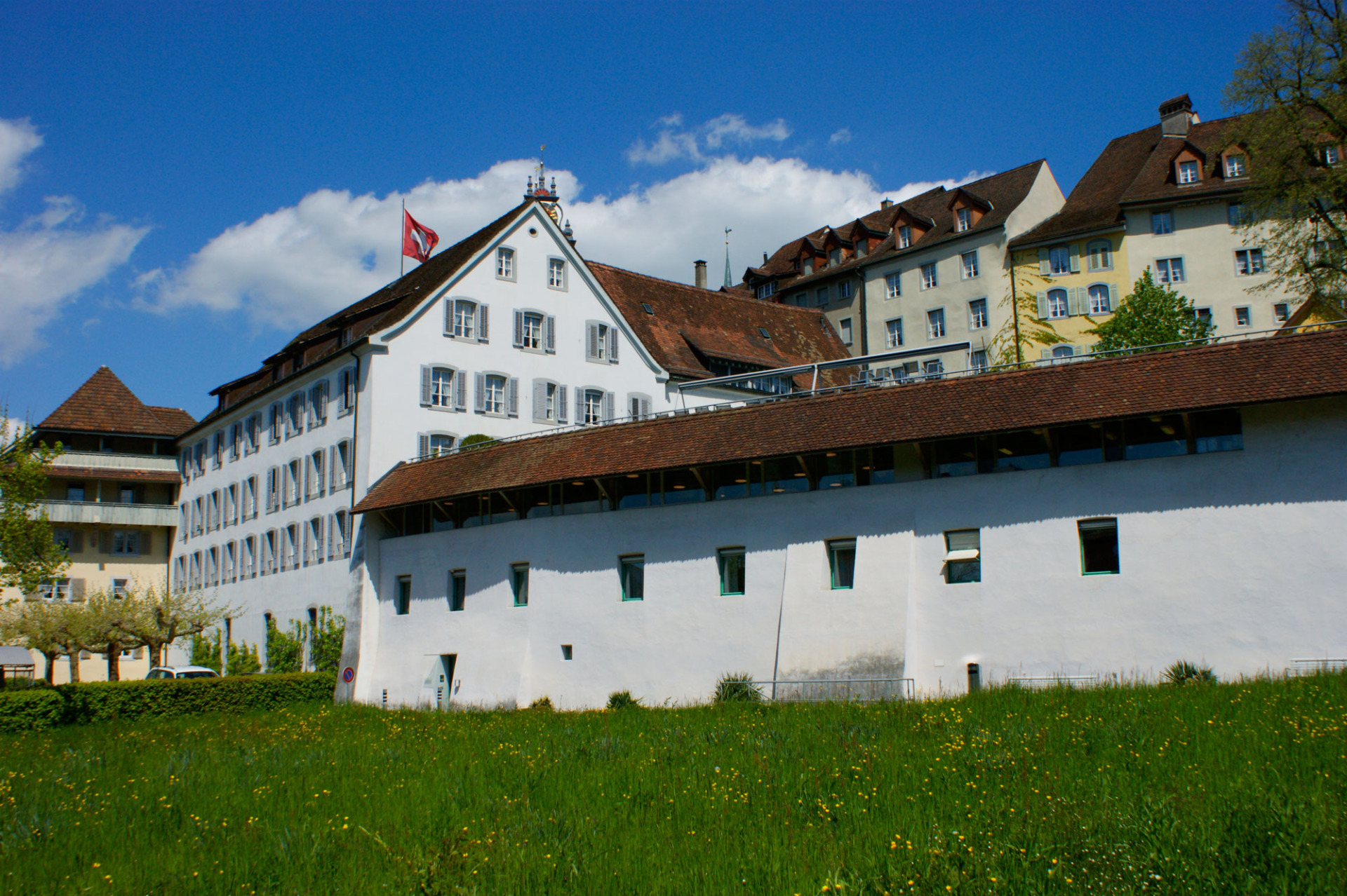 Pflegeheim Golatti - Die Gesundheitregion Aarau - GERA richtet sich an die Bevölkerung aus dem Gebiet der folgenden Trägergemeinden: Aarau, Biberstein, Buchs, Kölliken, Küttigen, Muhen, Suhr und Unterentfelden.